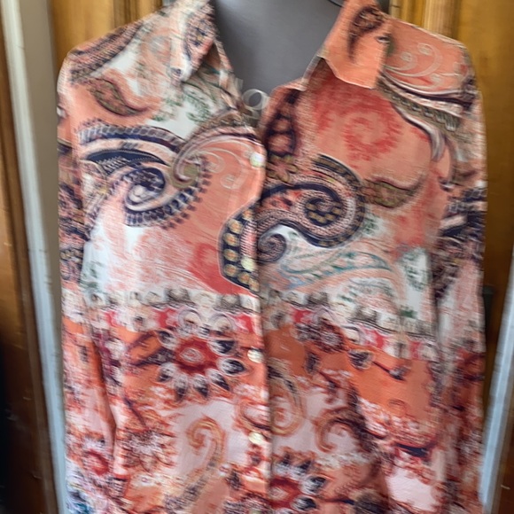 🌺Chico’s Peach Button Down paisley Blouse🌺 - Picture 2 of 8